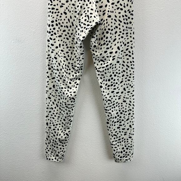 Vitality Kingdom Collection Snow Leopard Leggings Size Small - Picture 4 of 10